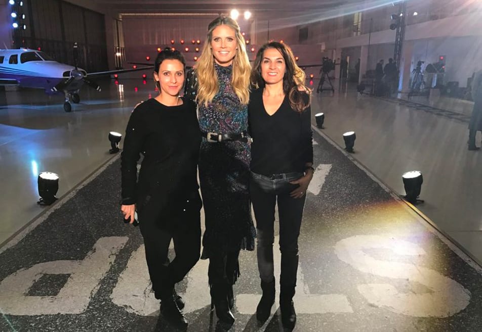 Heidi Klum und das Team der Famous Face Academy mit Heidi Klum Heidi Klum und das Team der Famous Face Academy mit Heidi Klum