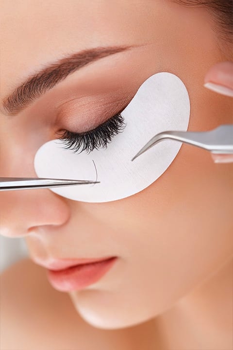Wimpernverlängerung an der Famous Face Academy