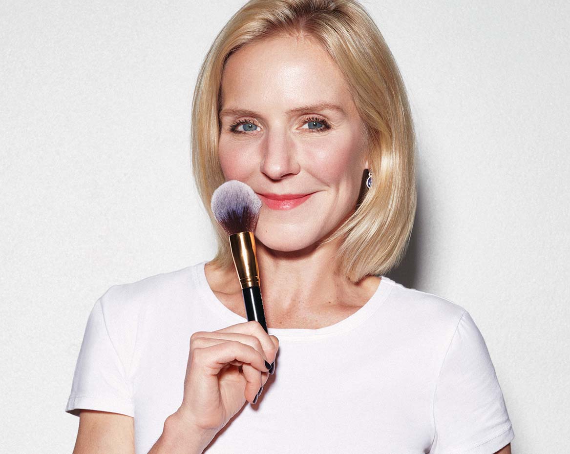 Loni Baur Make-up Artist & Hairstylist