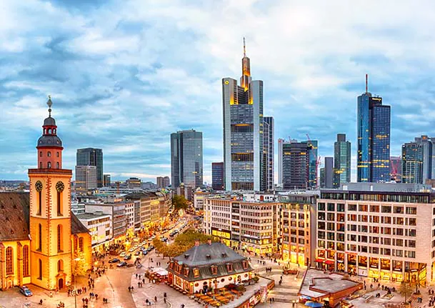 Umzug nach Frankfurt am Main